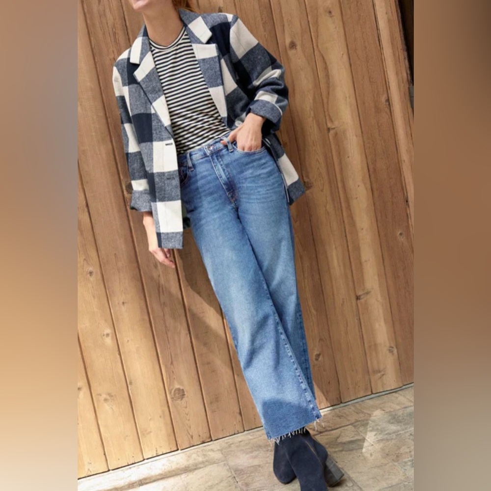 Splendid Plaid Blazer - Picture 4 of 8